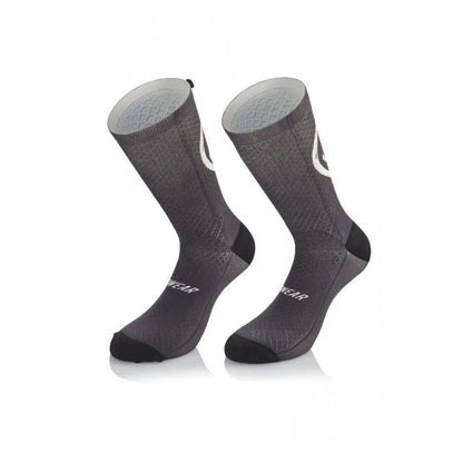 Chaussettes cyclistes MB Wear Smile noir S/M vue de face fabriquées en Italie"